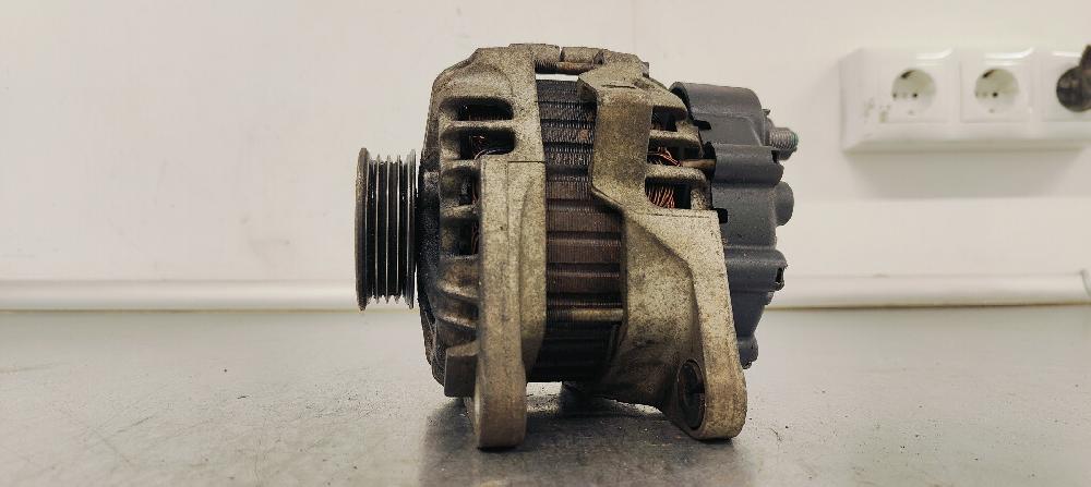 Alternador 3730022650 de Hyundai Tucson (jm) 2006-2010 - pieza usada
