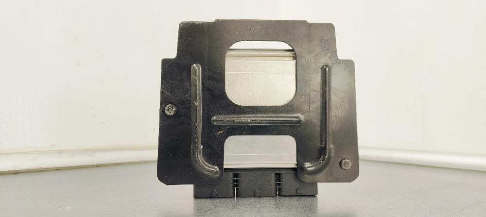 Centralita motor uce 9HP 0281030546 de Peugeot 208 2012-2019 92 CV - pieza usada