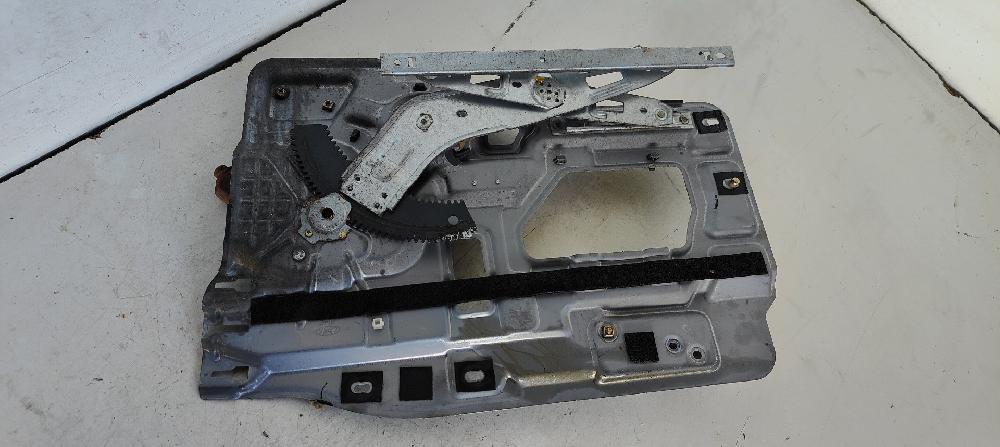 Elevalunas trasero izquierdo D4EA 9881026200 de Hyundai Santa fé i (sm) 2001-2006 113 CV - pieza usada