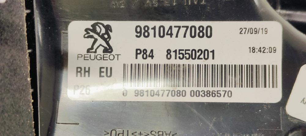 Piloto trasero derecho YHZ 9810477080 de Peugeot 3008 suv (mc_, mr_, mj_, m4_) 2016-0 130 CV - pieza usada