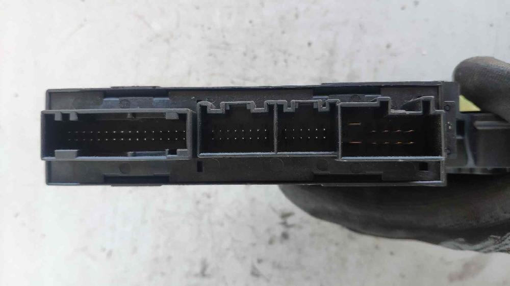 Fernsterhebermotor vorne rechts 0130821764 de Audi A4 berlina (8e) 2004-2007 116 CV - pieza usada