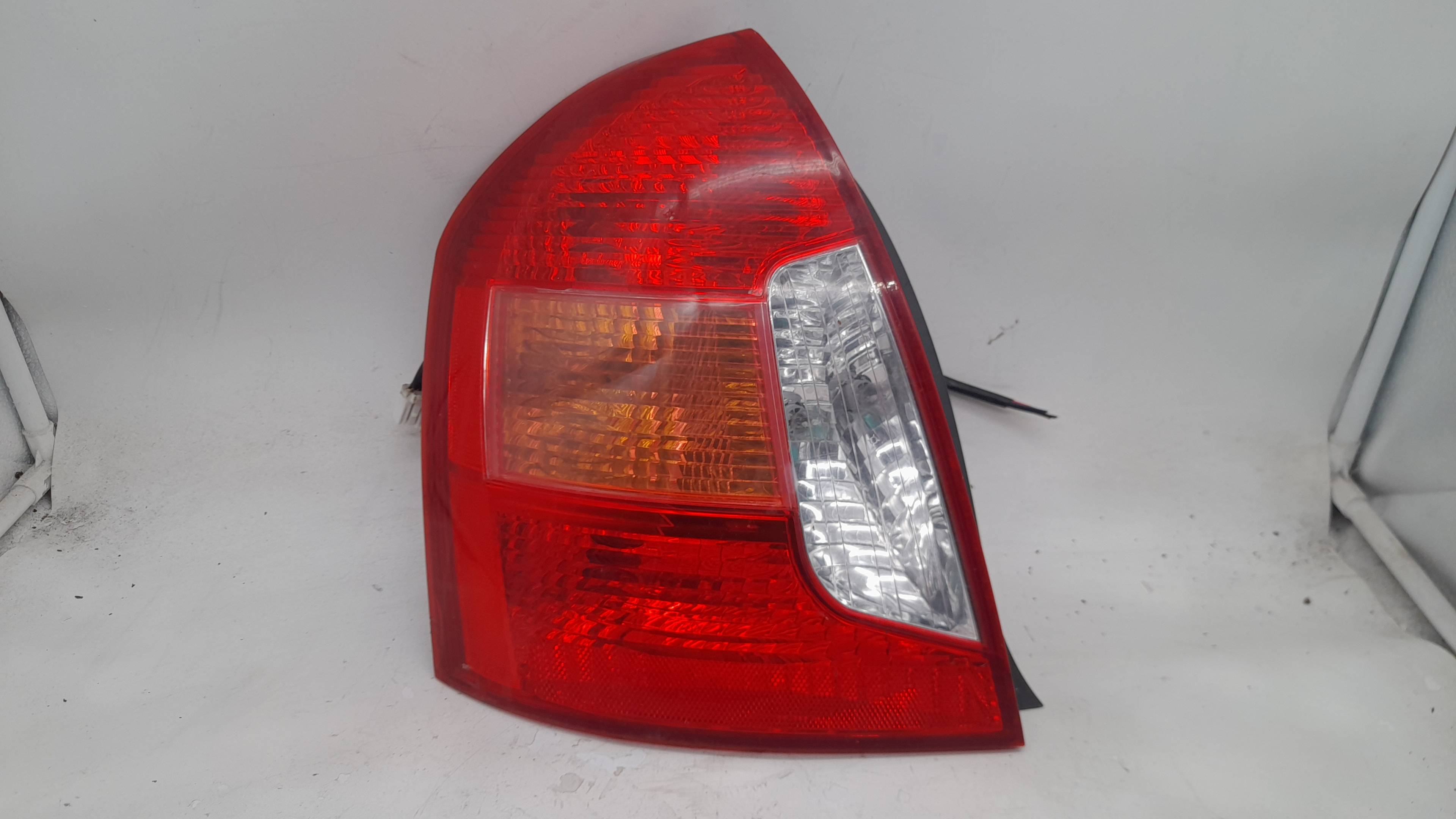 Fanale posteriore sinistro 020220999000 de Hyundai Accent iii (mc) 2005-2010 - pieza usada