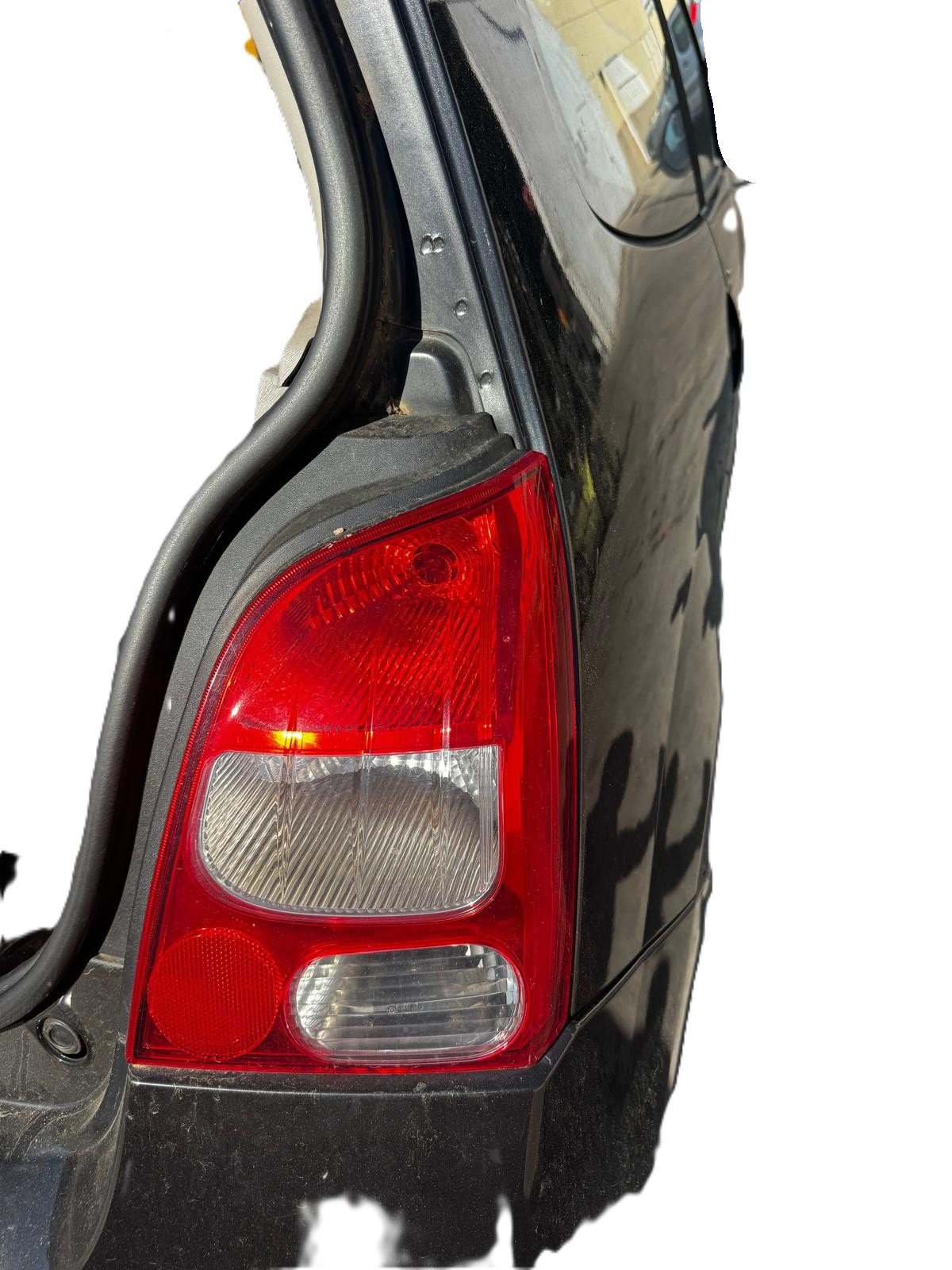 Piloto trasero derecho 8200387889 de Renault Twingo 2008-2009