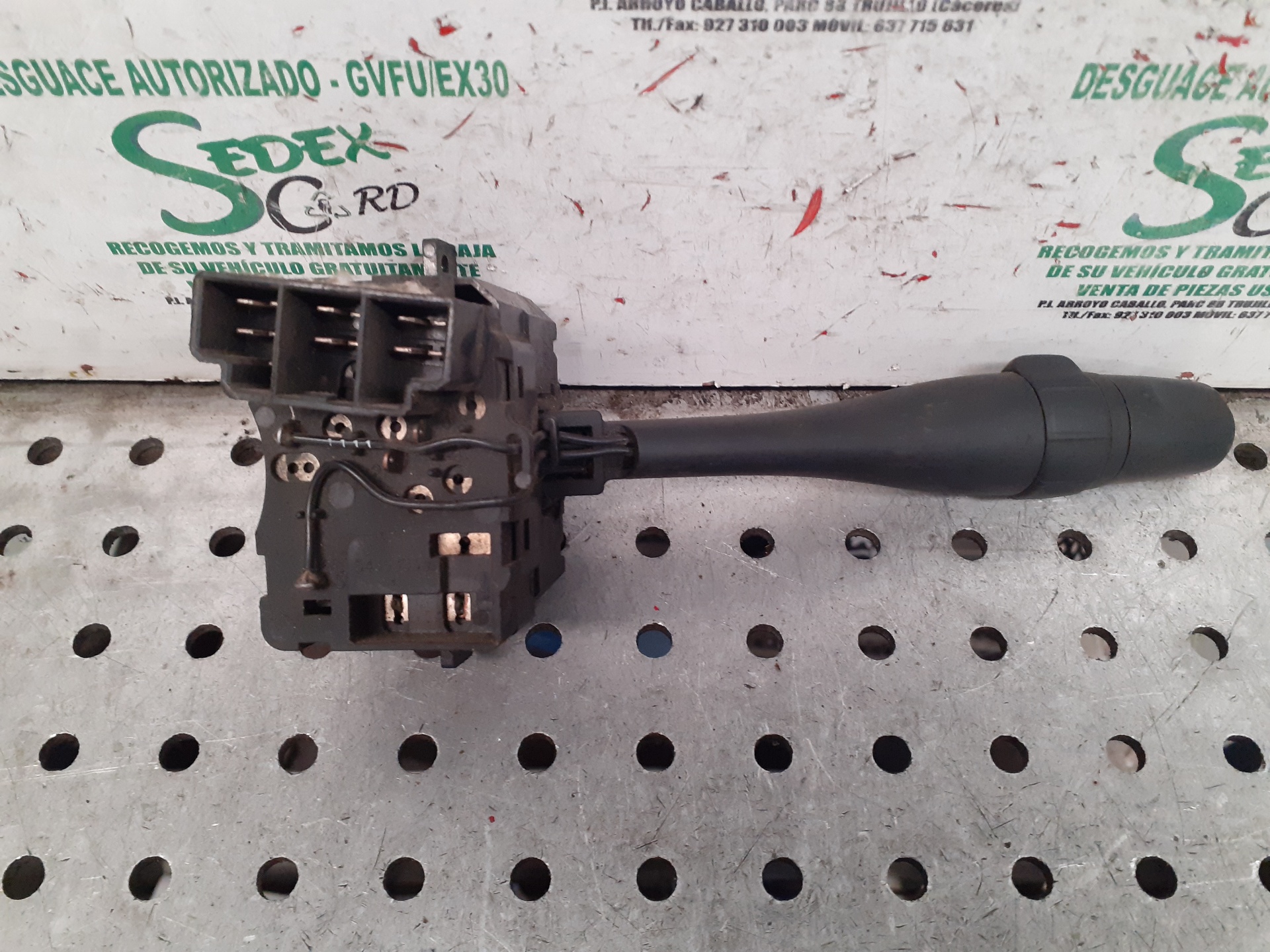 Mando intermitentes 54353334 de Nissan Primera 1996-1999 - pieza usada
