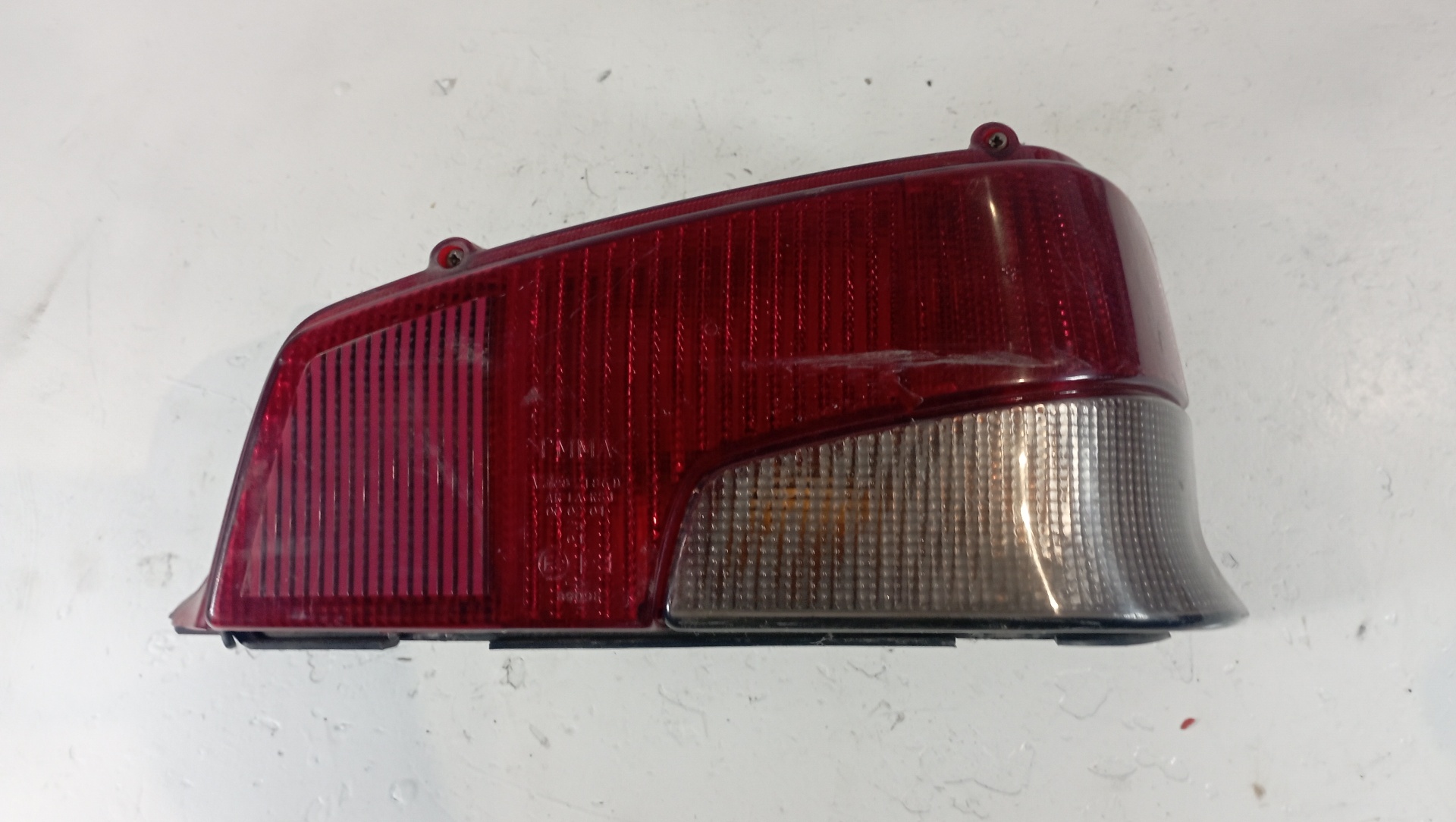 Scheinwerfer hinten rechts 635184 de Peugeot 106 1992-0 - pieza usada