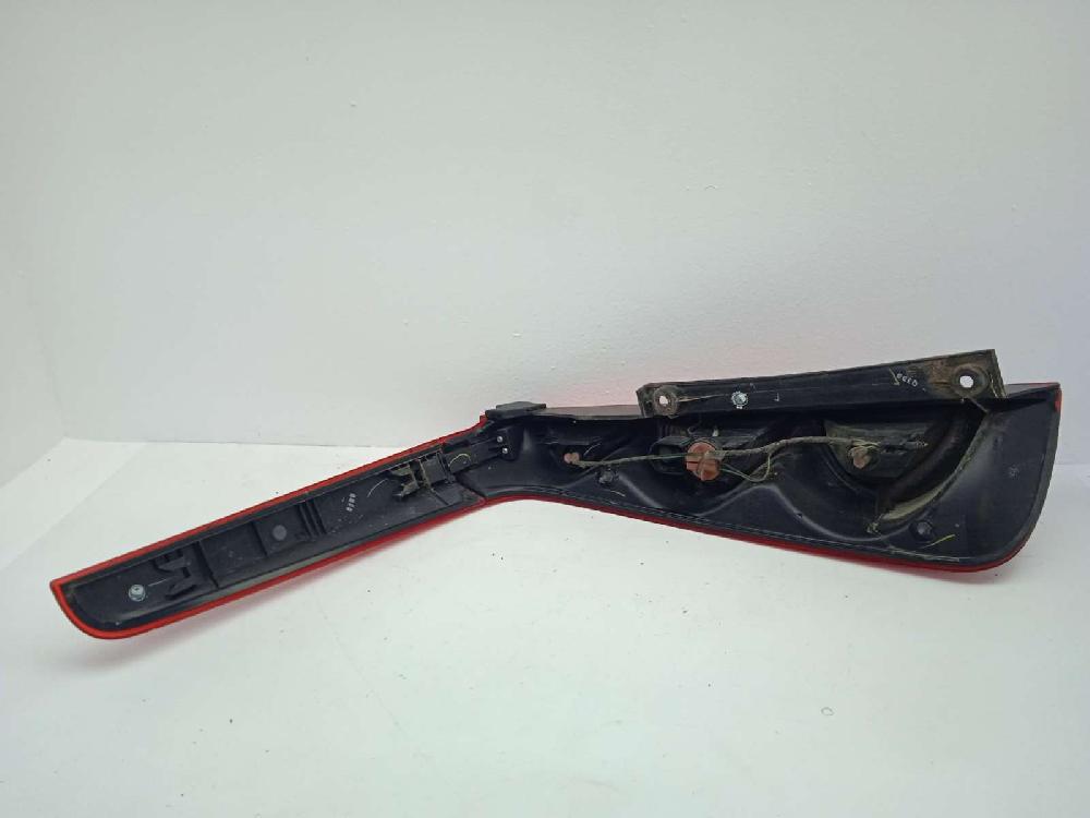 Piloto trasero derecho HR16DE 22016752 de Nissan Note (e11, ne11) 2006-2012 110 CV - pieza usada