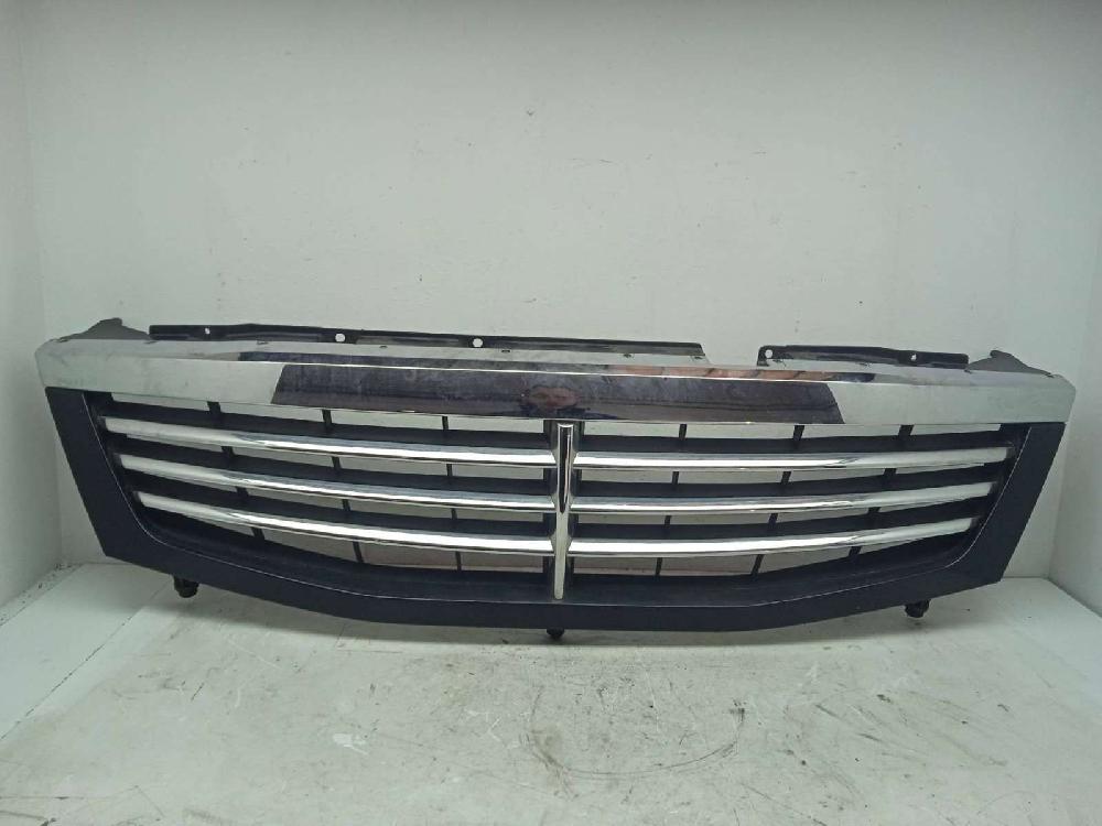 Rejilla delantera D27DT 7946008000 de Ssangyong Rexton 2003-2012 163 CV con 1 km