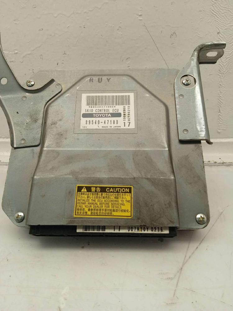 Boîtier asr 1NZ 8954047100 de Toyota Prius liftback (_w2_) 2003-2009 78 CV con 1 km