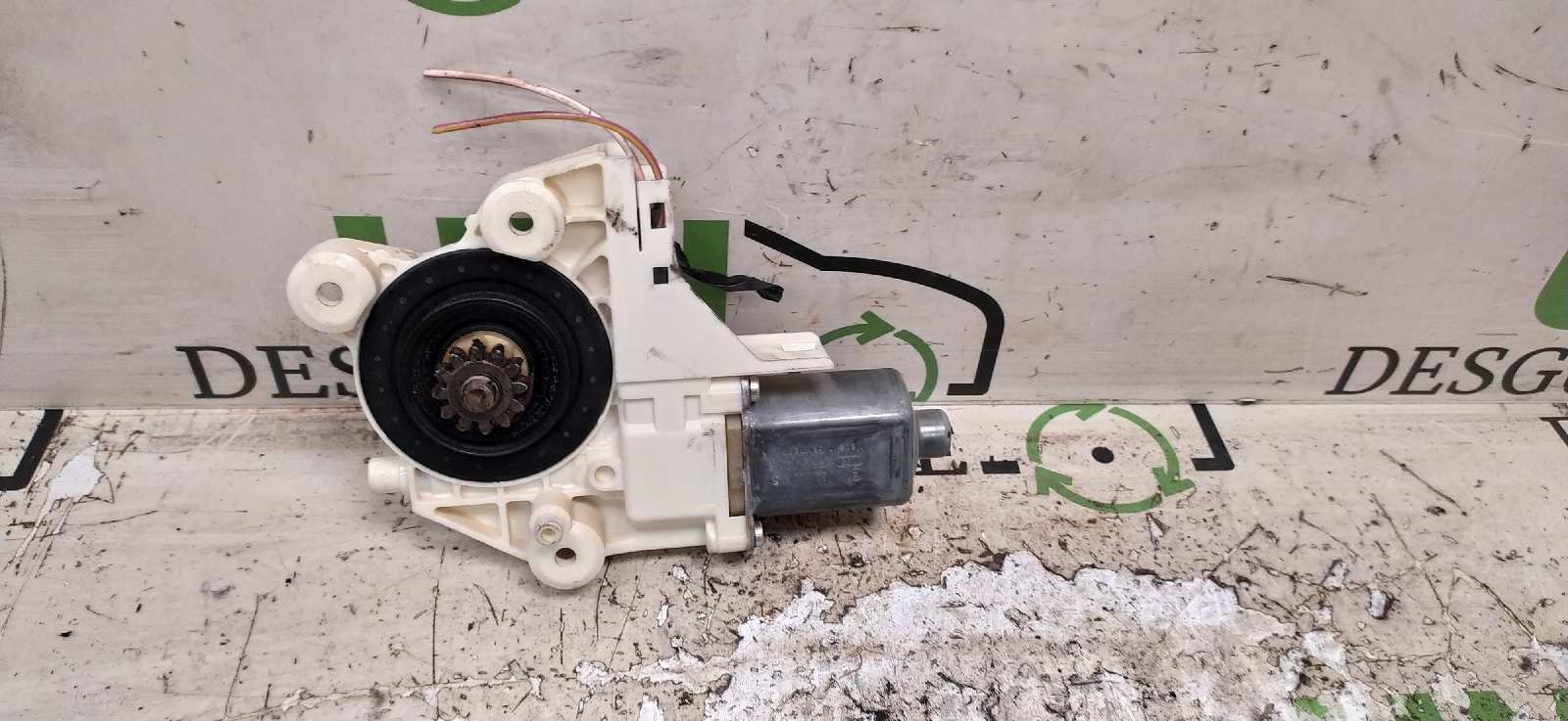 VOLKSWAGEN Focus 2 generation (2004-2011) Motor de control geam ușă dreapta față 0130822216 20000164