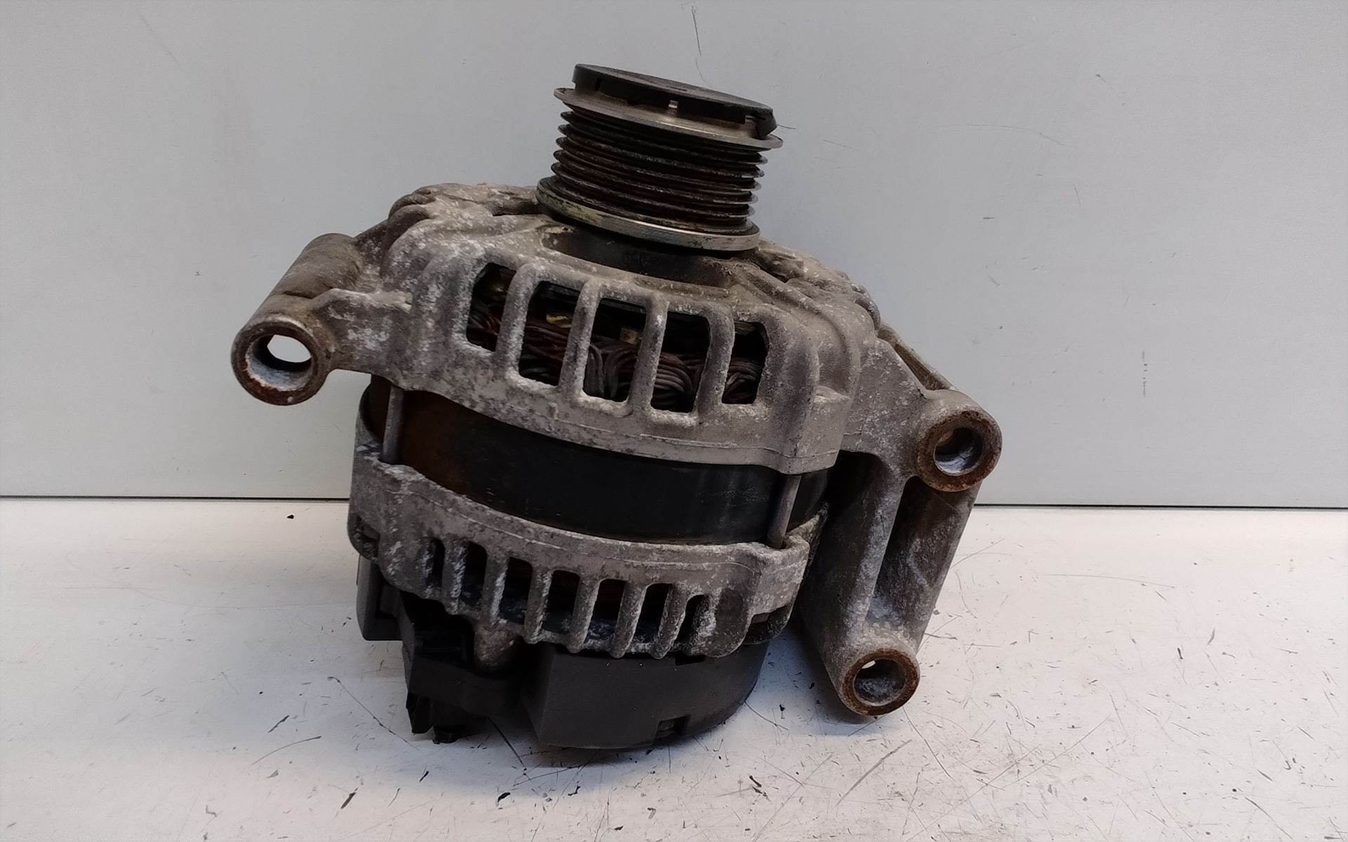 Alternador QVFA 0125711102 de Ford Transit 2006-2008