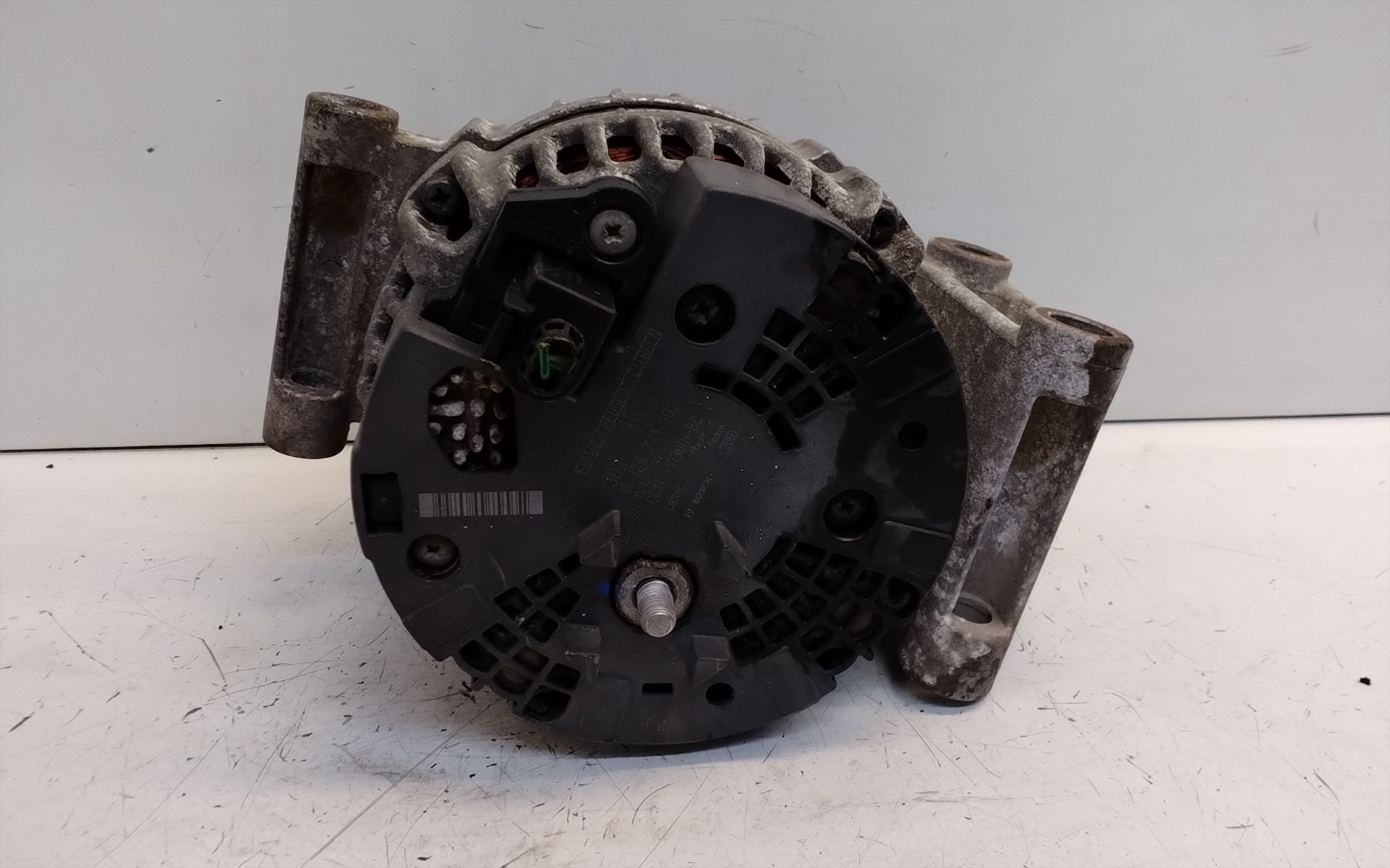 Alternador QVFA 0125711102 de Ford Transit 2006-2008 - pieza usada