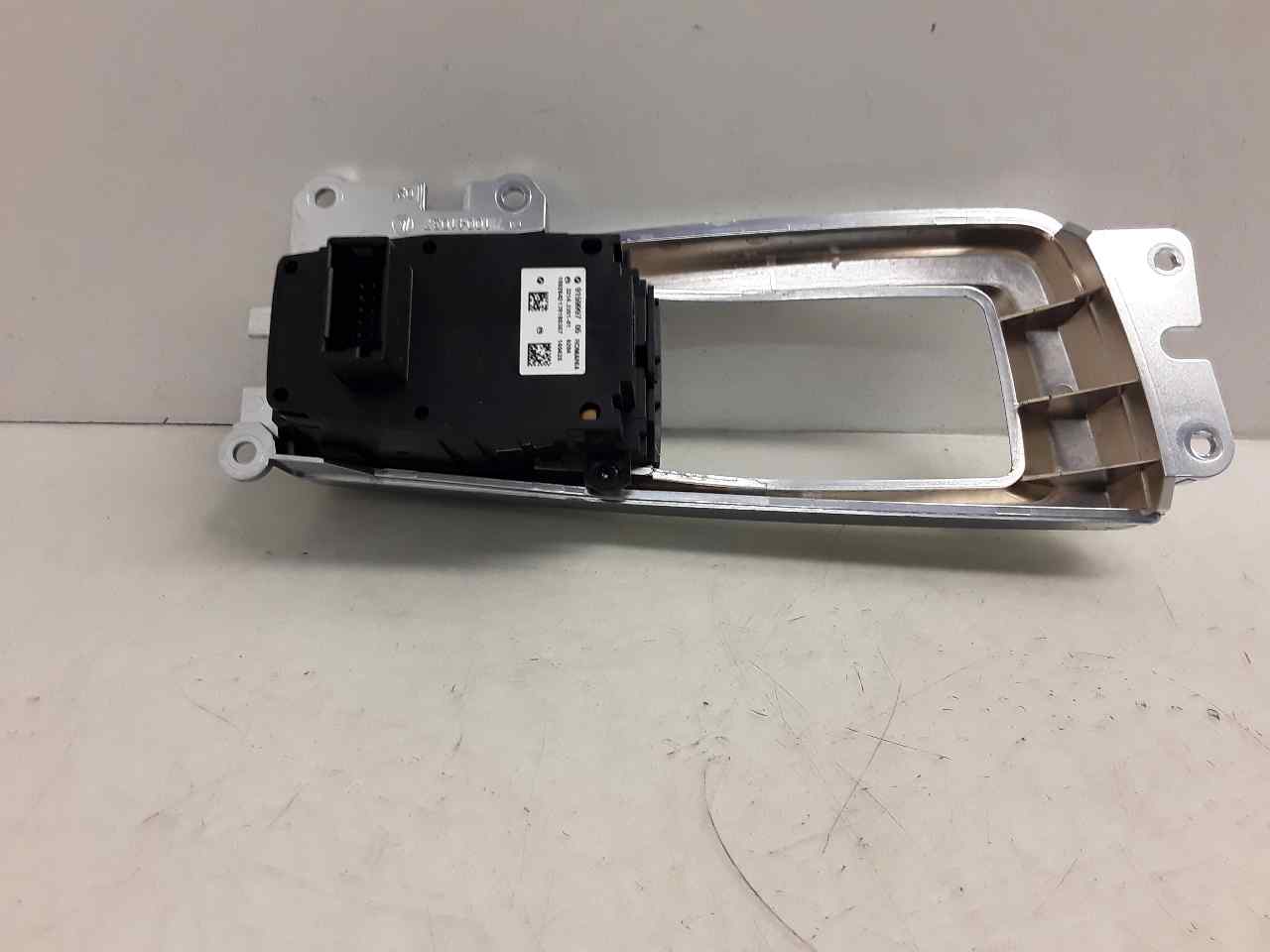 Freno de mano electrico N57D30A 9159997 de Bmw Serie 5 gran turismo 2010-2013 - pieza usada