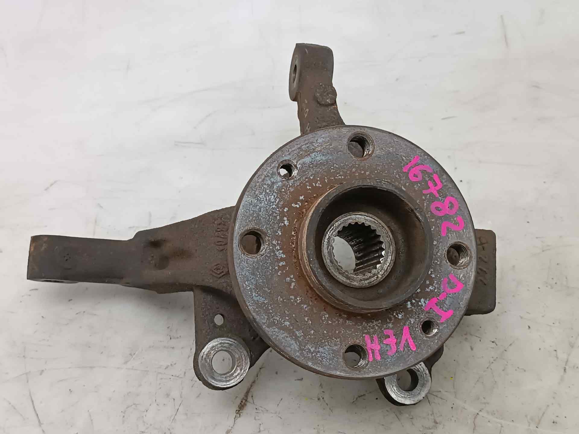 AUDI A8 D2/4D (1994-2002) Front Left Wheel Hub 2576772,2576772 25915573