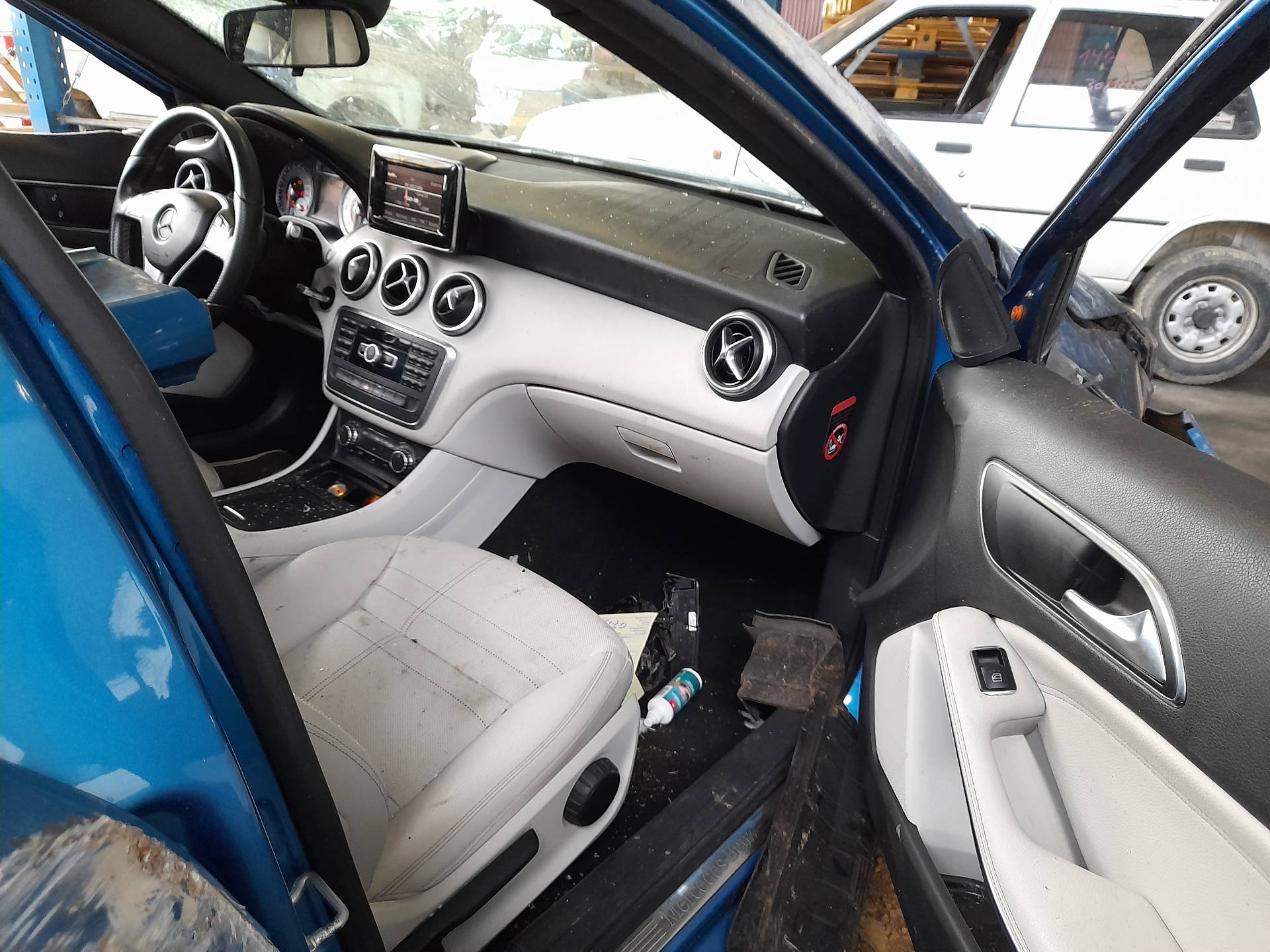 MERCEDES-BENZ A-Class W176 (2012-2018) Кнопка стеклоподъемника задней правой двери A2049058102, 10075074, 10023289 18995809