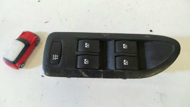 RENAULT Laguna 2 generation (2001-2007) Front Left Door Window Switch 8200315042 19096342