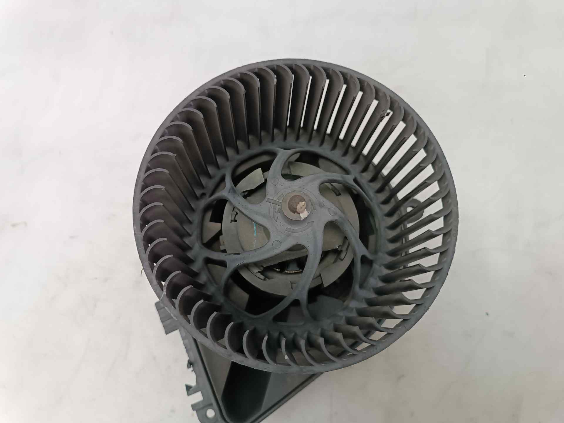 VOLKSWAGEN LT 2 generation (1996-2006) Heater Blower Fan X17651589X 25915225