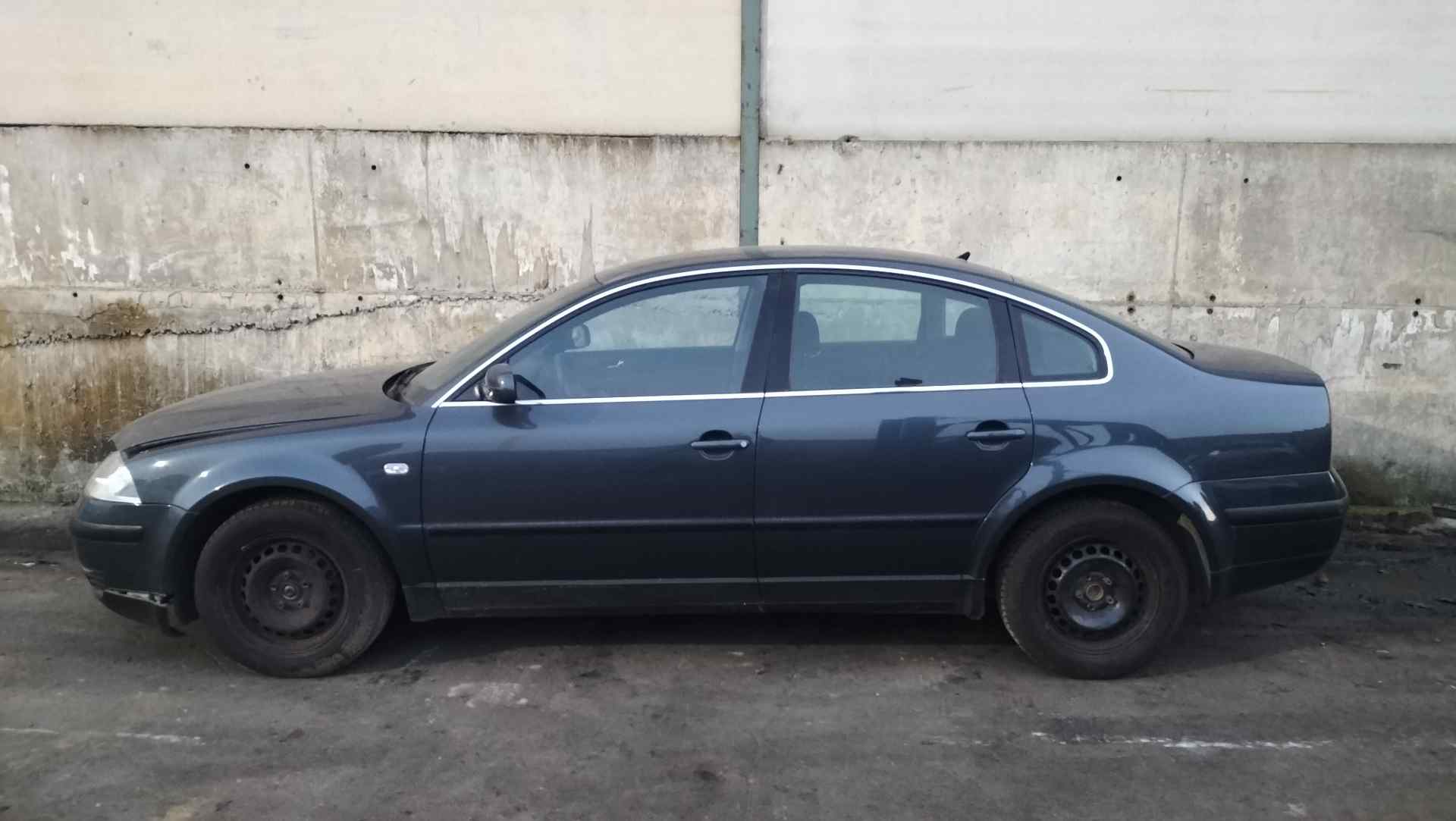 VOLKSWAGEN Passat B5 (1996-2005) Левая противотуманка переднего бампера 3B7941699A,3B7941699A,3B7941603 24583936