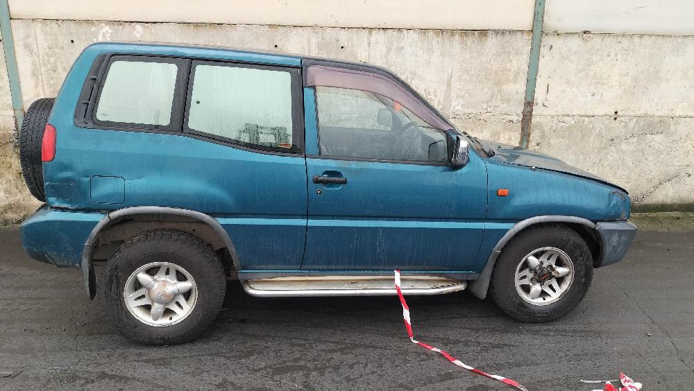 NISSAN Terrano 2 generation (1993-2006) Другие внутренние детали 8067090J00 27625678