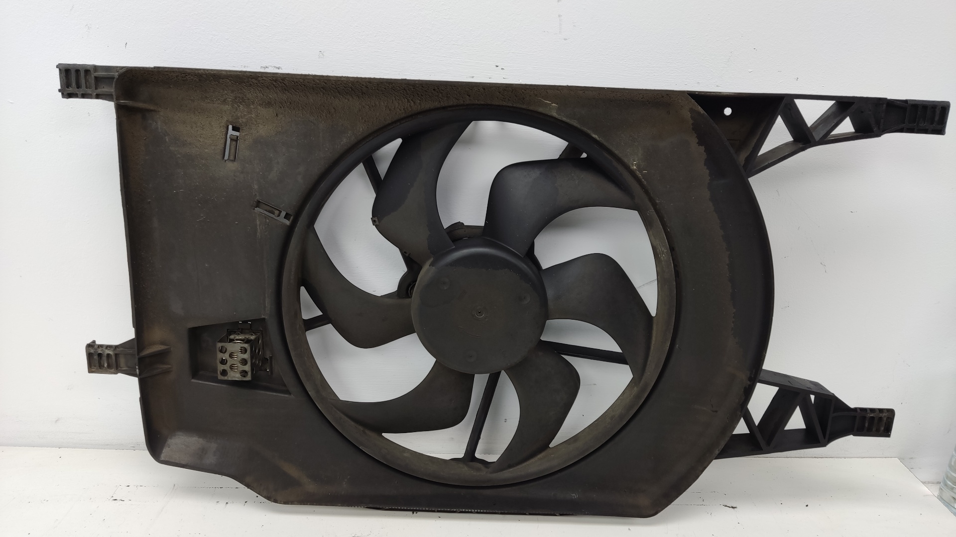 RENAULT Laguna 2 generation (2001-2007) Diffuser Fan 1831068000 24582406