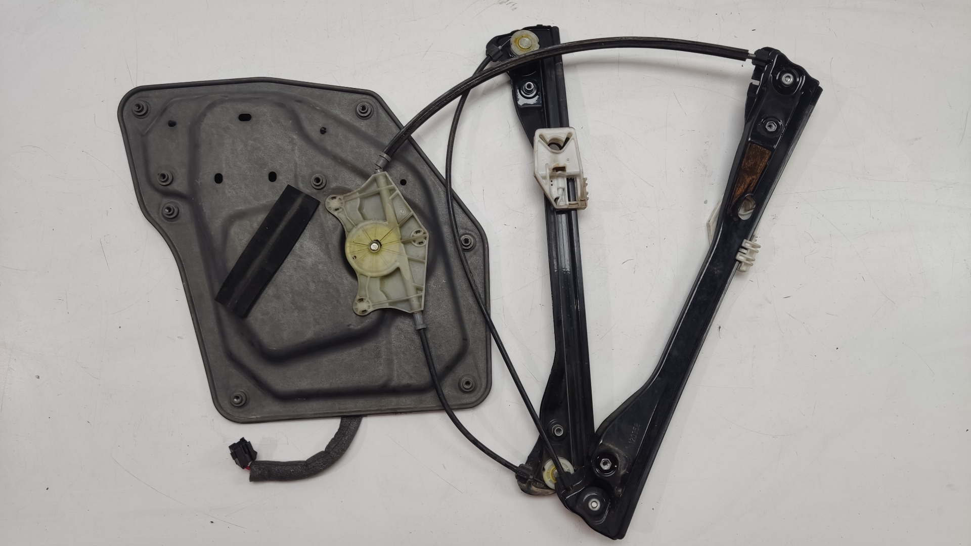 SKODA Superb 2 generation (2008-2015) Front Right Door Window Regulator 8K0959802A 24581175