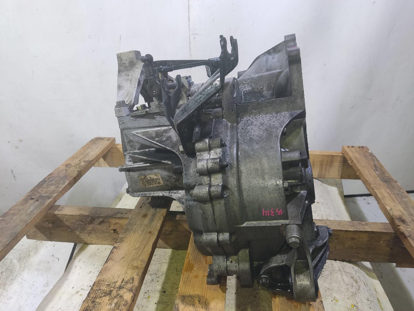 FORD Focus 2 generation (2004-2011) Gearbox 3M5R7002YG, 3M5R-7002-YG 24580263