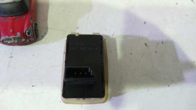 BMW 3 Series E90/E91/E92/E93 (2004-2013) Front Right Door Window Switch 6935564, 159798000227B, 3PINES 19135317