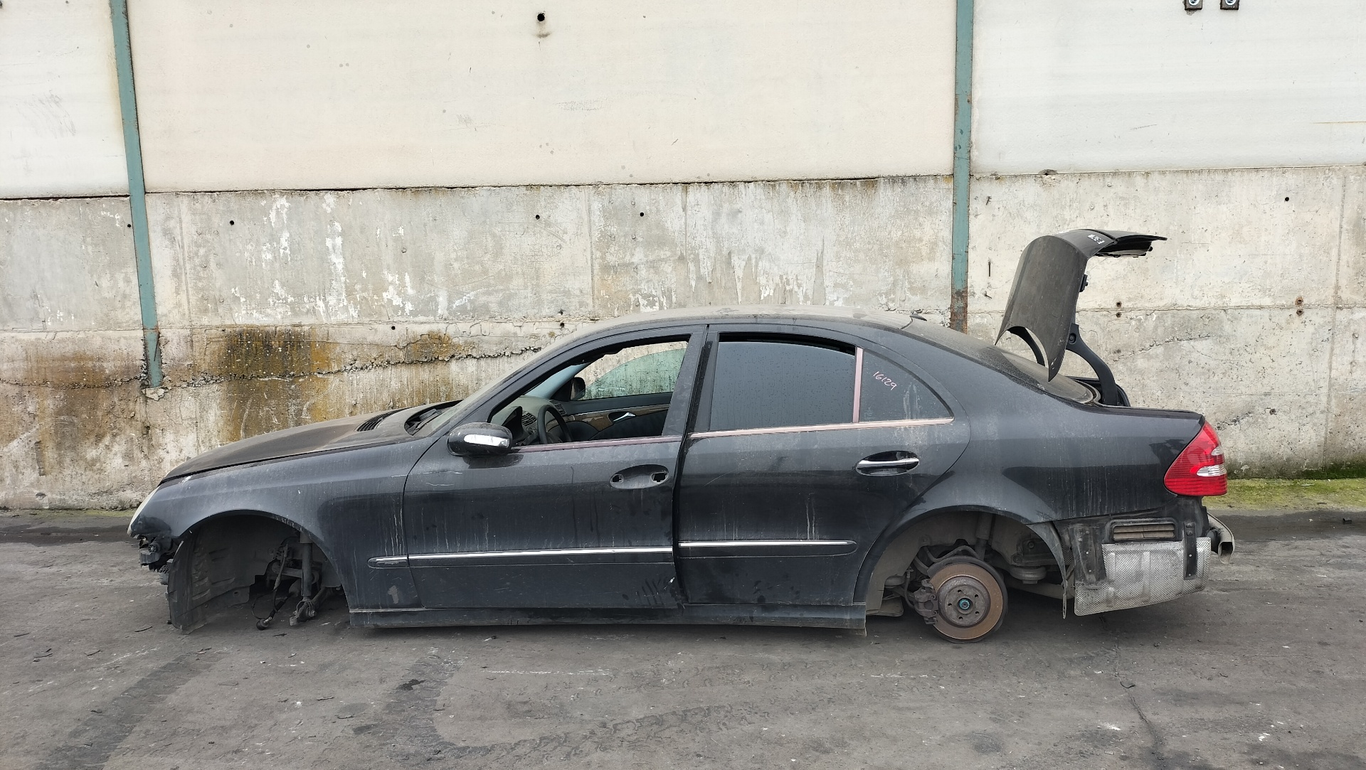 MERCEDES-BENZ E-Class W211/S211 (2002-2009) Стеклоочистители спереди A2118200444 24582560