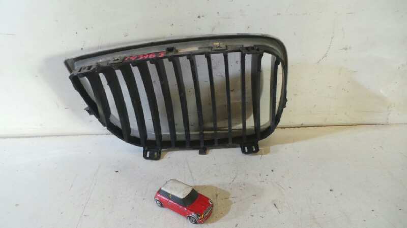 BMW 1 Series E81/E82/E87/E88 (2004-2013) Radiator Grille IZQUIERDA 19129638