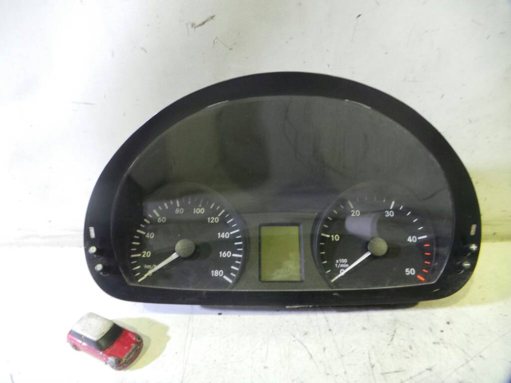 MERCEDES-BENZ Sprinter Speedometer A9065422101 18995782