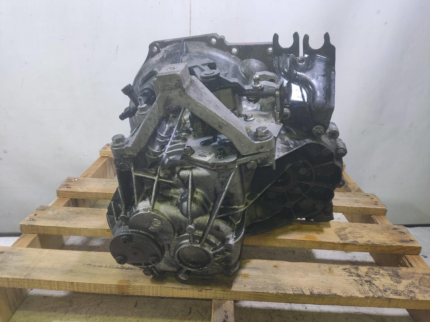 FORD Focus 2 generation (2004-2011) Gearbox 3M5R7002YG, 3M5R-7002-YG 24580263