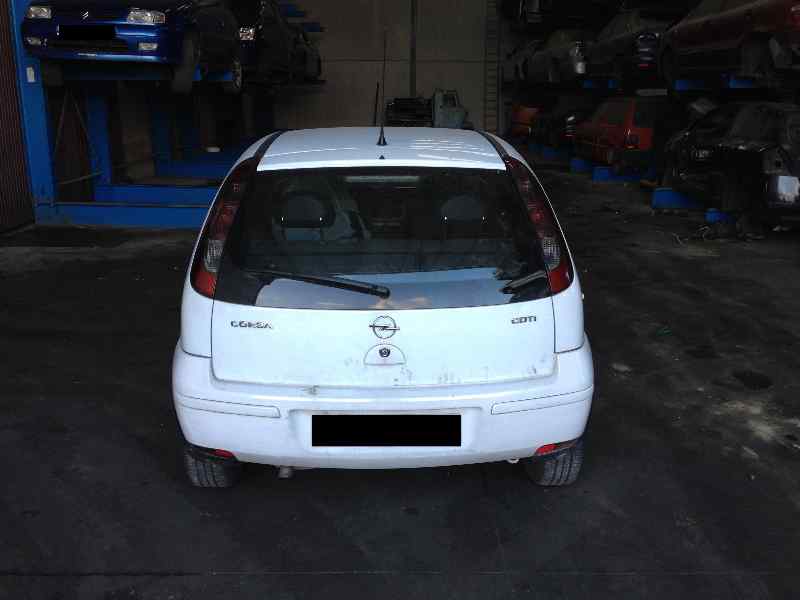 RENAULT Corsa C (2000-2006) Oikea takavalo 19039021