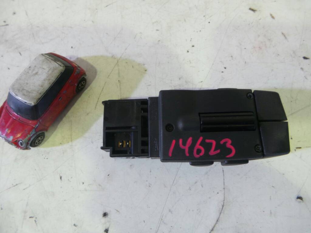 DACIA Sandero 1 generation (2008-2012) Switches 344422023GB, 255522448R 24578702