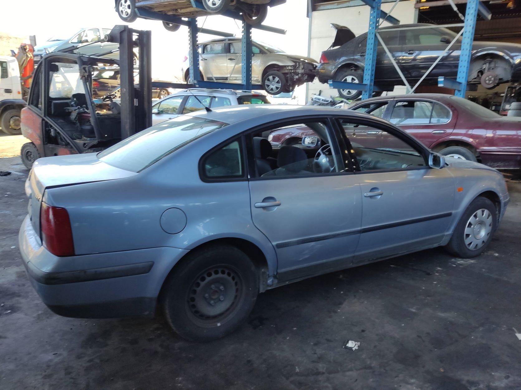 VOLKSWAGEN Passat B3 (1988-1993) Greičių dėžė (pavarų dėžė) WW0012301211 24582840