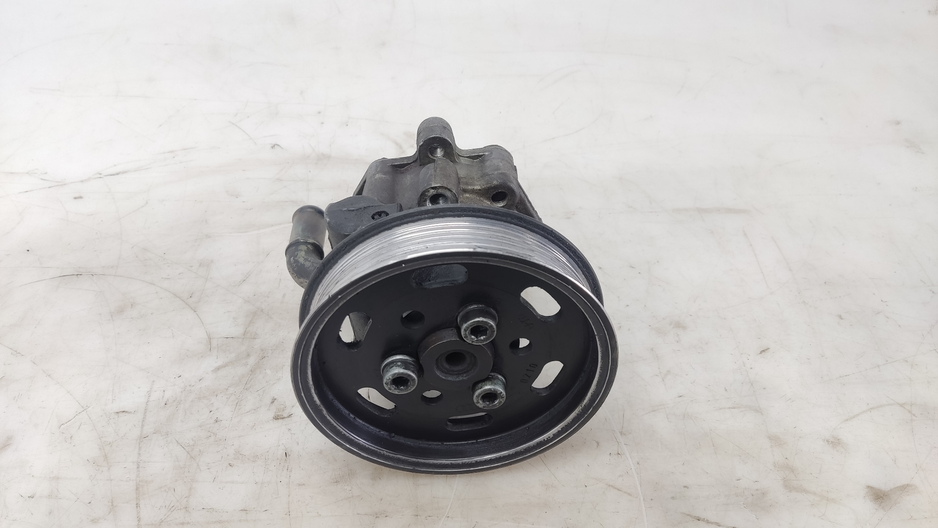 ALFA ROMEO Spider 916 (1995-2006) Power Steering Pump 038145255B, 038145255B 24604902