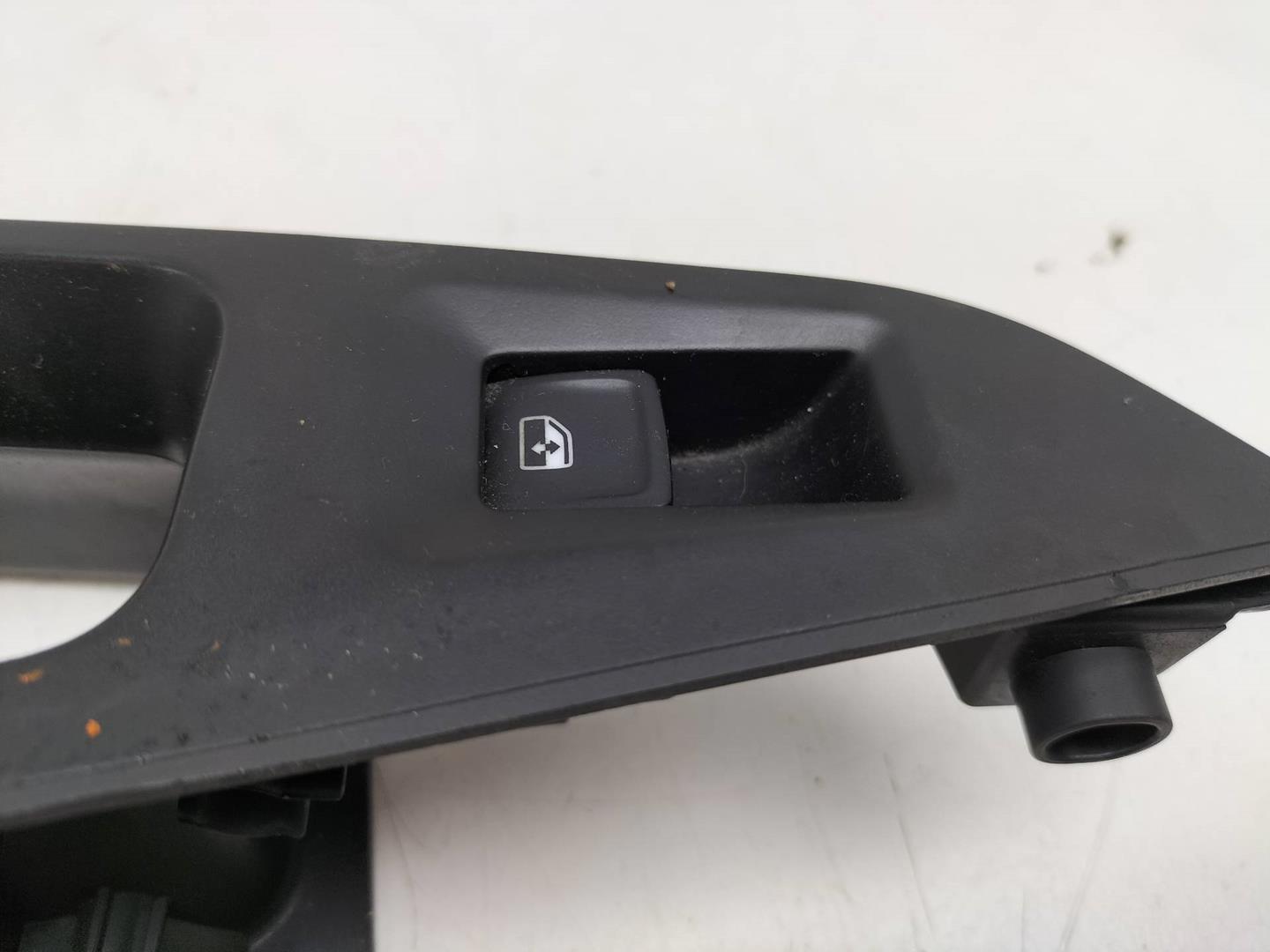 SEAT Leon 3 generation (2012-2020) Rear Right Door Window Control Switch 5G0959855Q 24579985