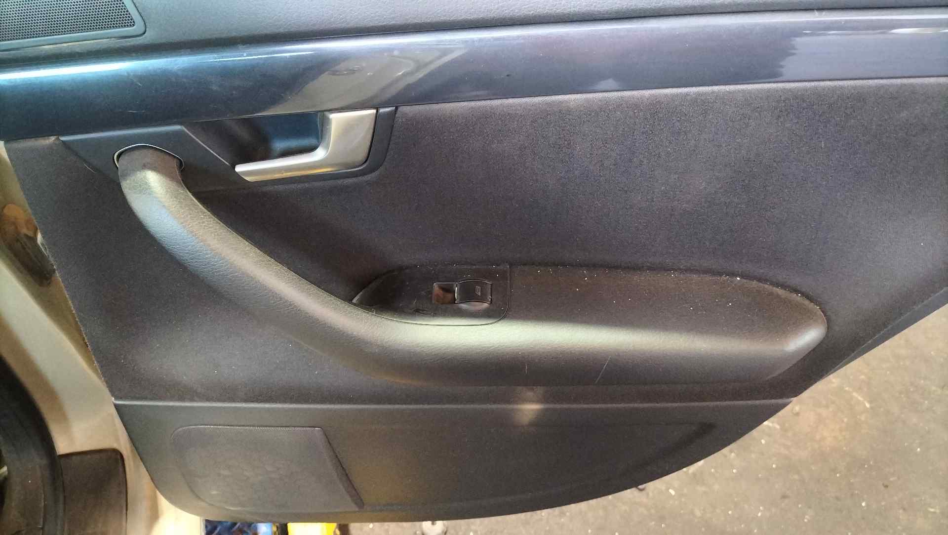 SUZUKI A4 B6/8E (2000-2005) Правий сонцезахисний козирок 8E0857852A,8E0857852A,8E0857552 24592114