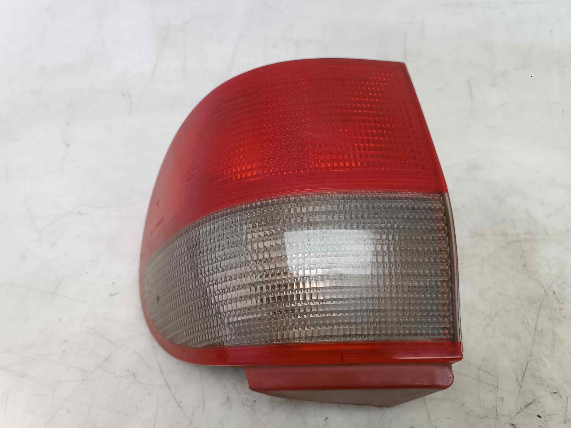 DAIHATSU Rear Right Taillight Lamp 962604 25915660