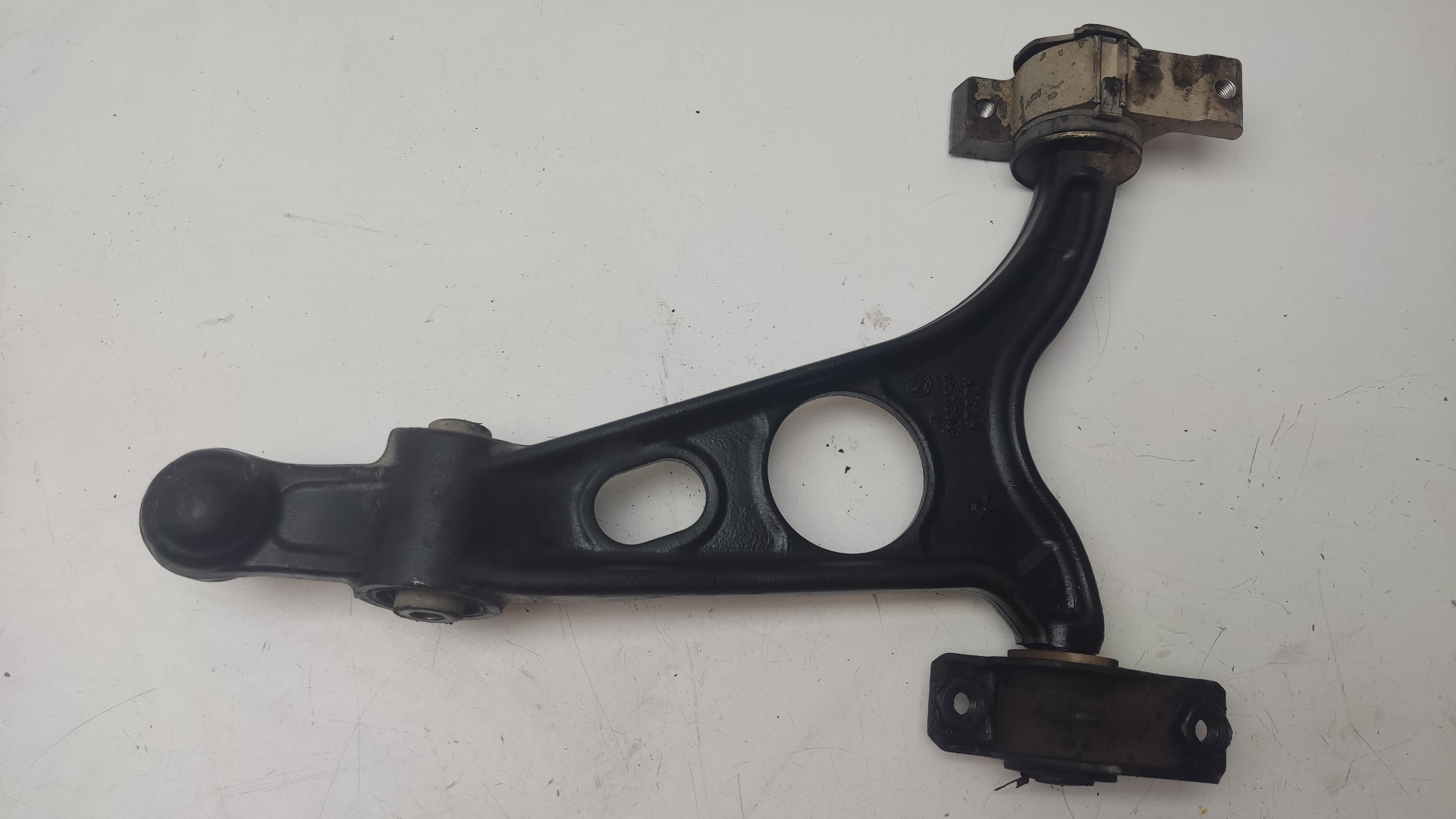 NISSAN GT 937 (2003-2010) Front Right Arm 60624988 20616488