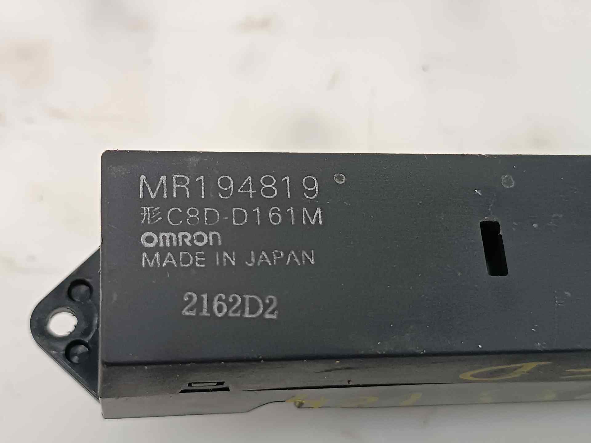 MITSUBISHI Pajero Sport 1 generation (1996-2008) Rear Right Door Window Control Switch MR194819, MR194819, 2162D2 24583232