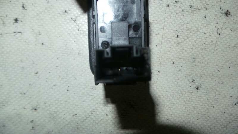 VOLKSWAGEN Touareg 1 generation (2002-2010) Front Right Door Window Switch 7L6959851A 18868109