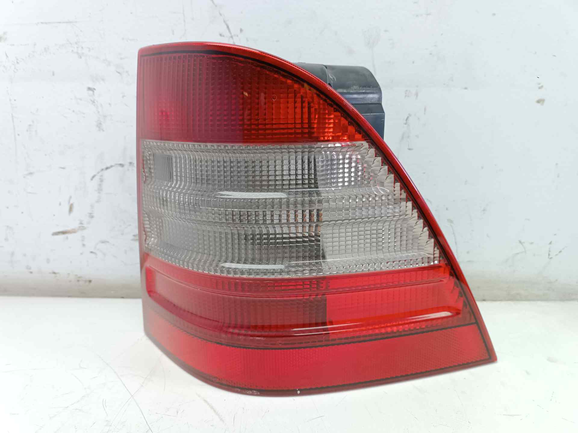 MERCEDES-BENZ M-Class W163 (1997-2005) Rear Right Taillight Lamp A1638200264, A1638200264 24583792