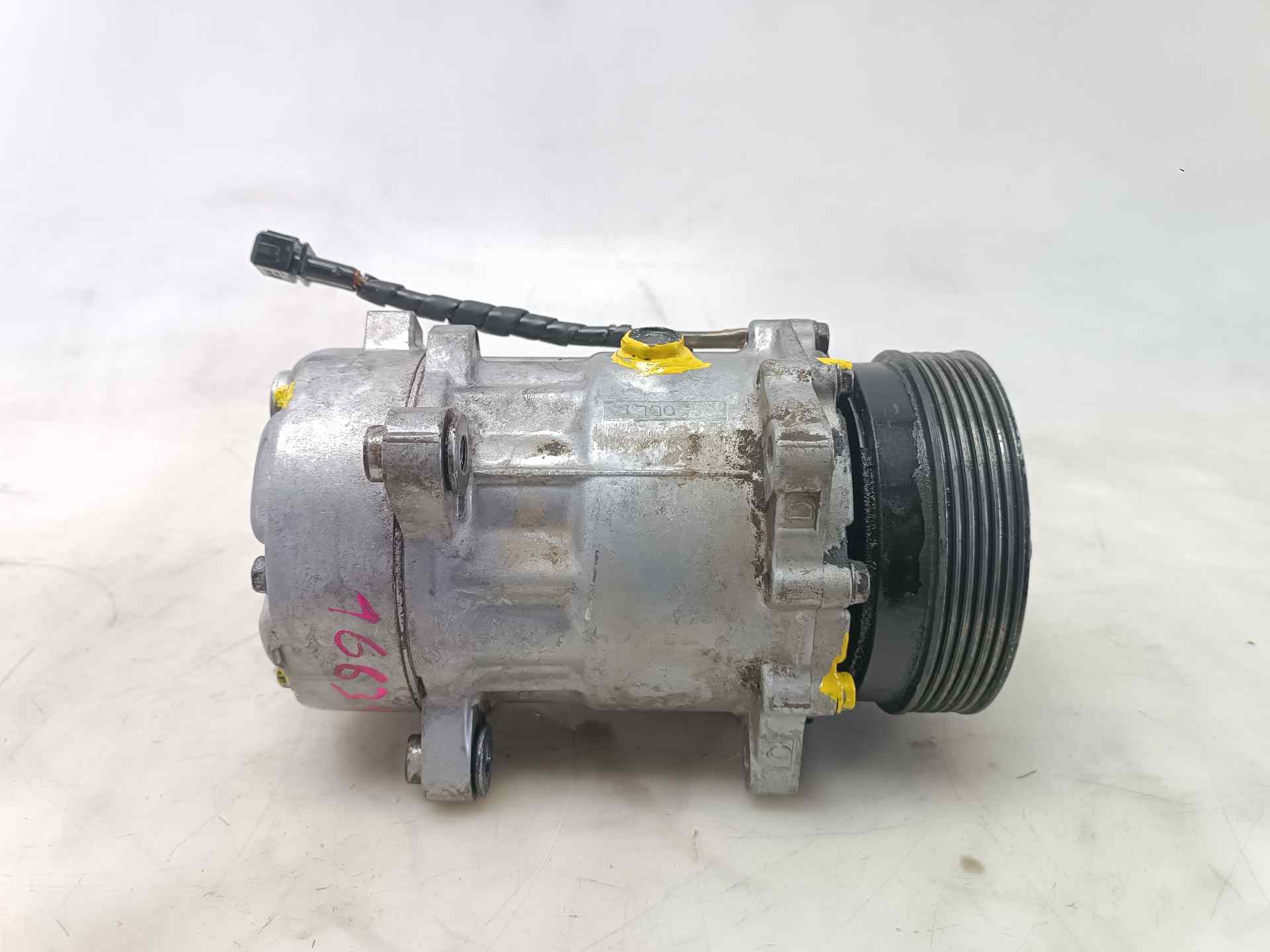 PONTIAC Golf 4 generation (1997-2006) Помпа кондиціонера 130768R,S12 24555687