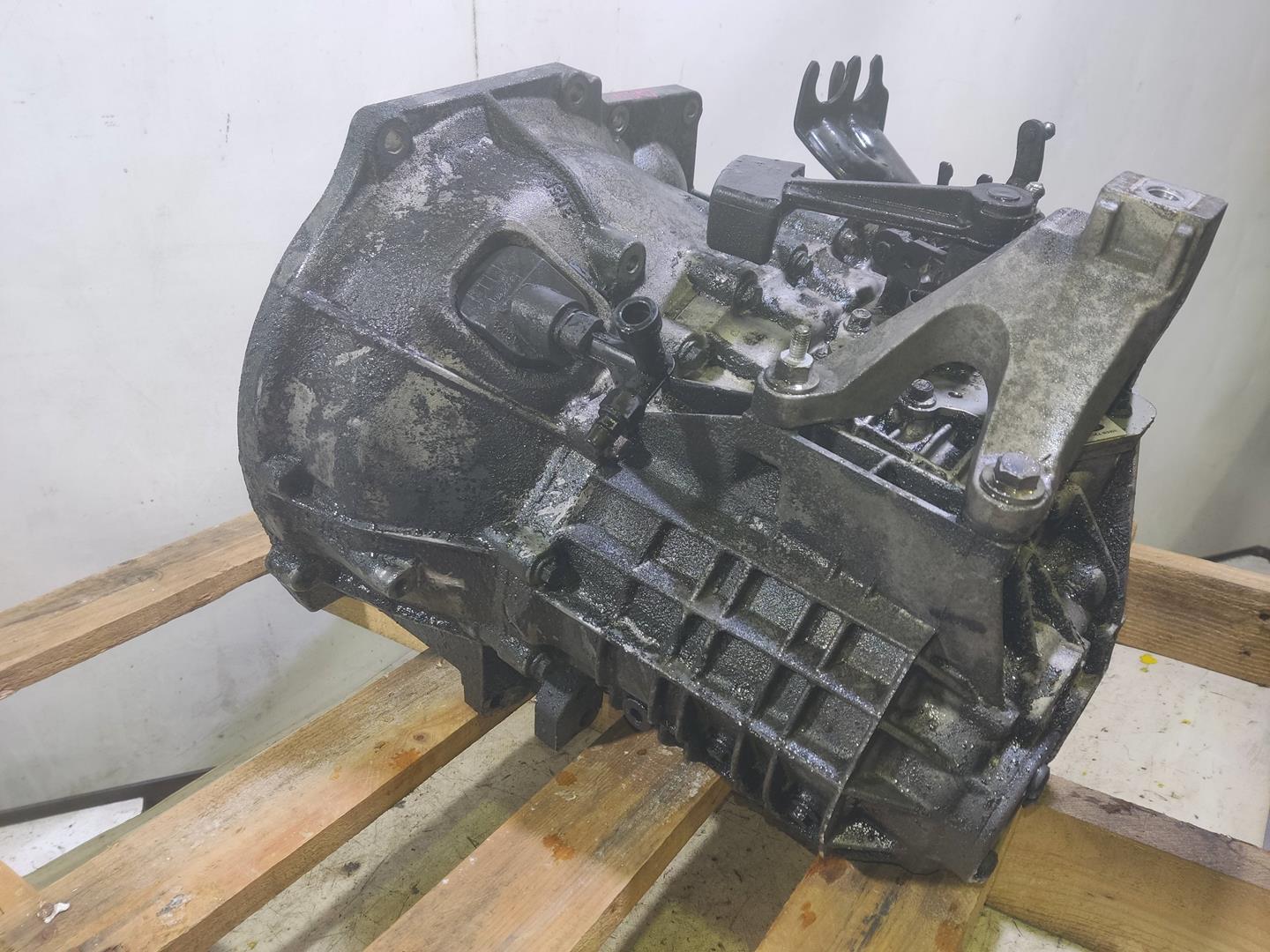 FORD Focus 2 generation (2004-2011) Gearbox 3M5R7002YG, 3M5R-7002-YG 24580263