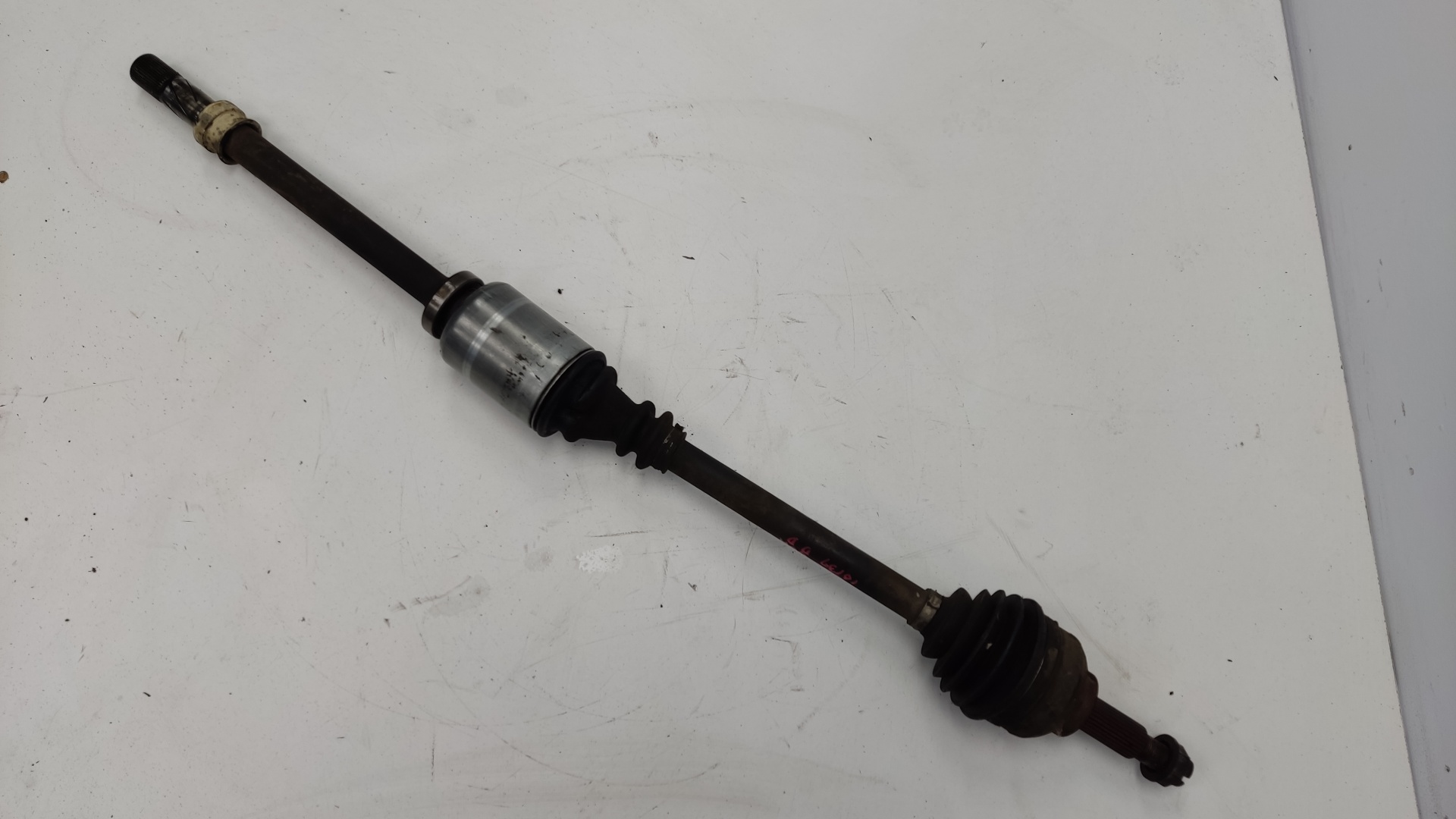 RENAULT Front Right Driveshaft 391002150R 24582556