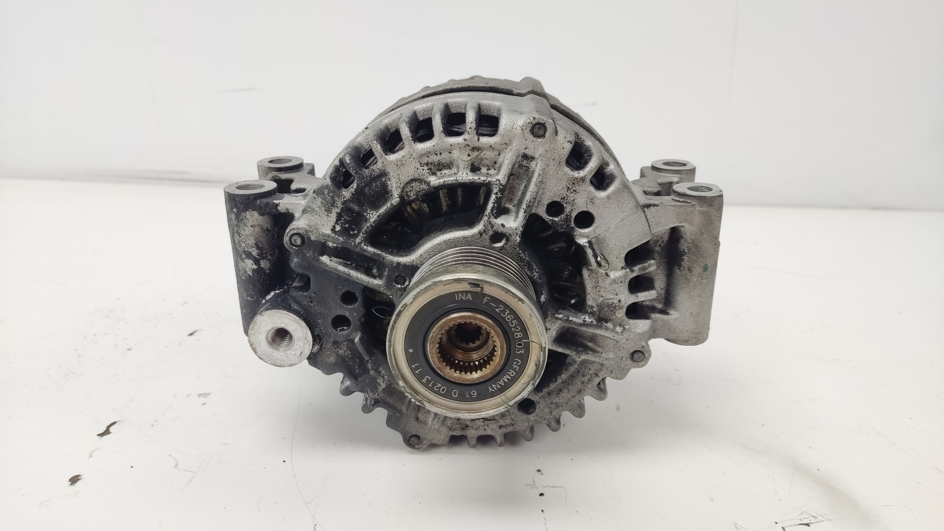 BMW 5 Series E60/E61 (2003-2010) Alternator 0121615010 24581942