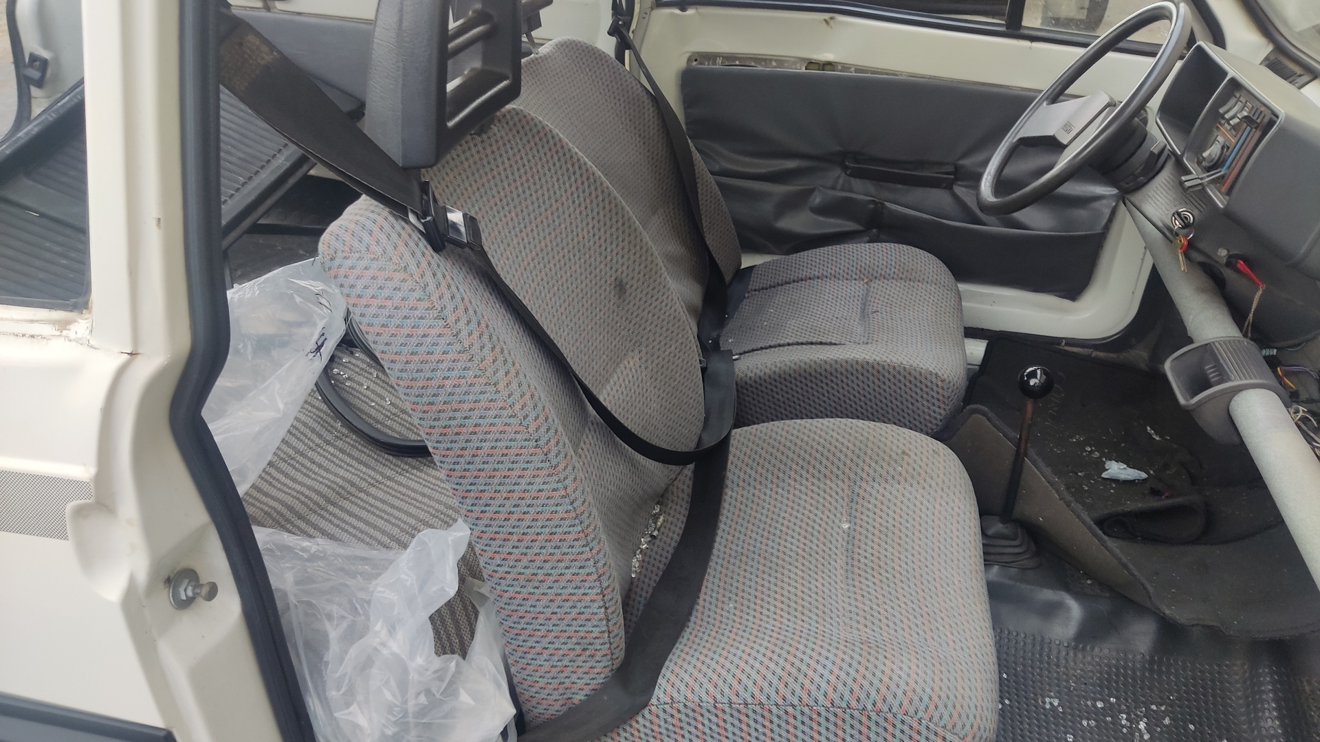 SEAT Uno 1 generation (1983-1995) Korkeajännitesytytyspuola 9220332706,9220332706,U1079261N 24584504