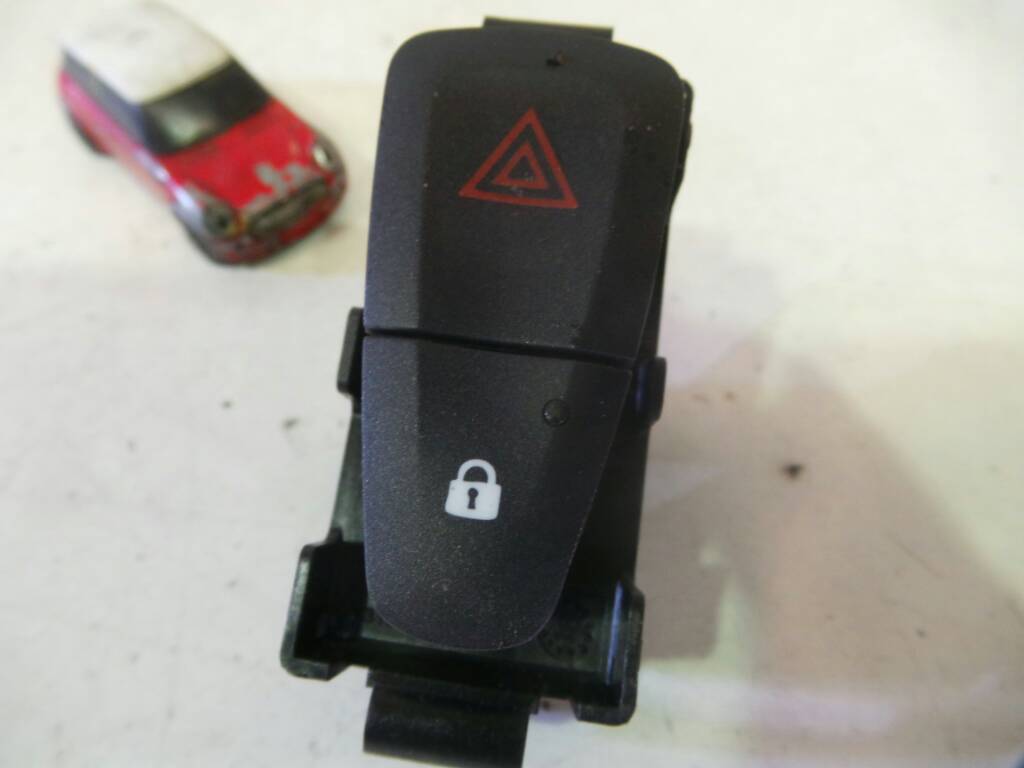 DACIA Sandero 2 generation (2013-2020) Hazard button VALEO 24579958