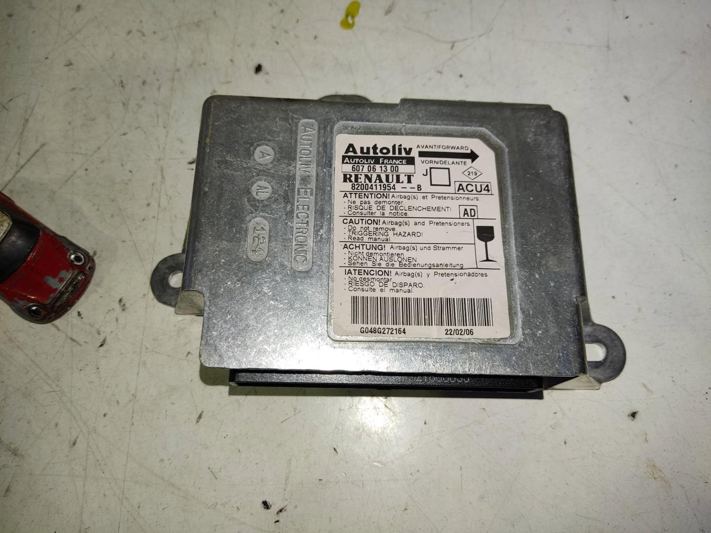 RENAULT Scenic 2 generation (2003-2010) SRS Control Unit 8200411954B, 607061300, AUTOLIV 19166401