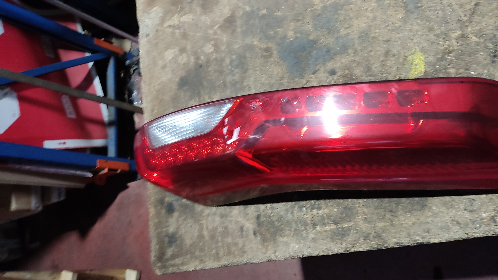 DODGE X-Trail T31 (2007-2014) Rear Right Taillight Lamp WY21W 19222806