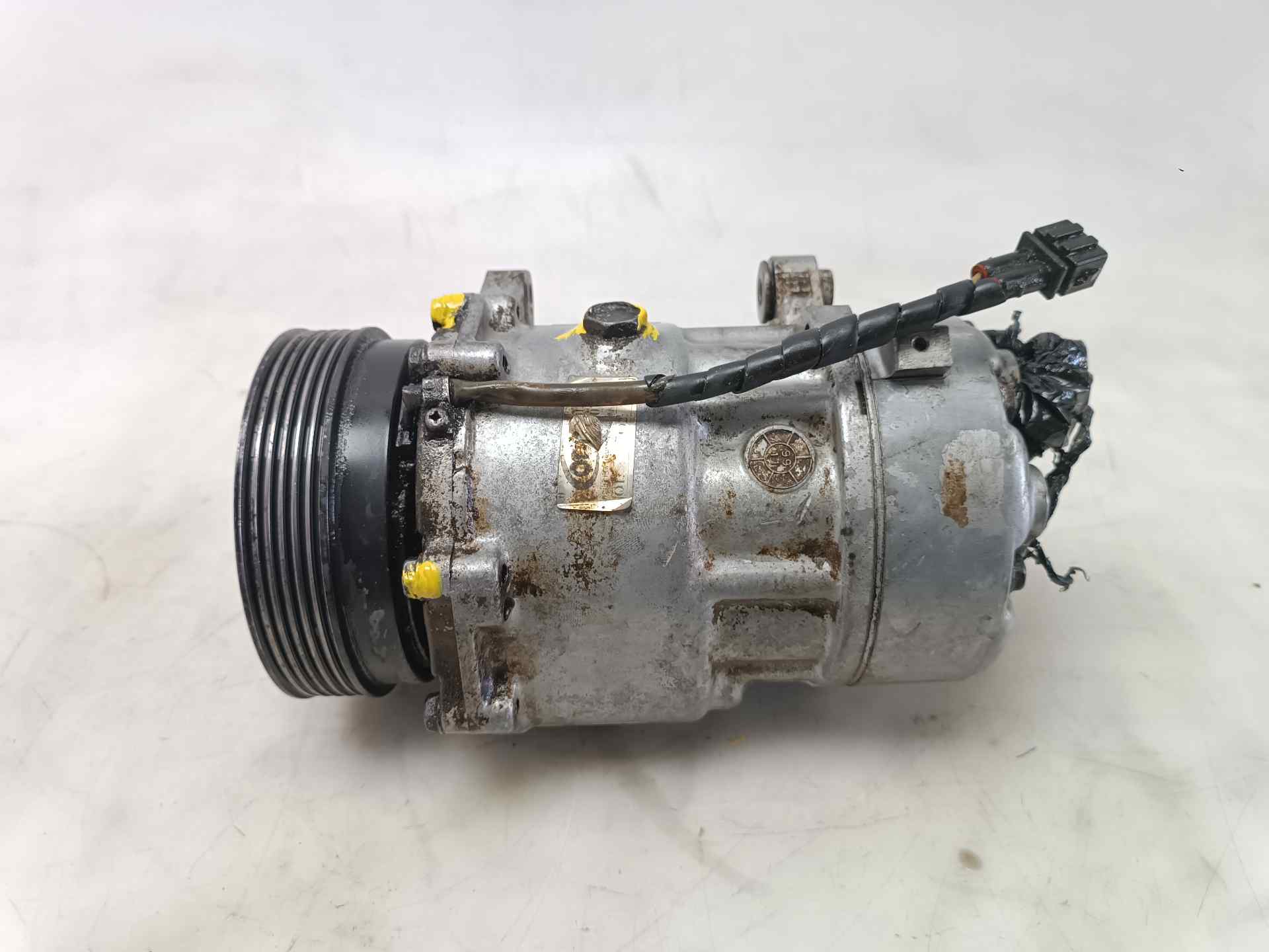 PONTIAC Golf 4 generation (1997-2006) Помпа кондиціонера 130768R,S12 24555687